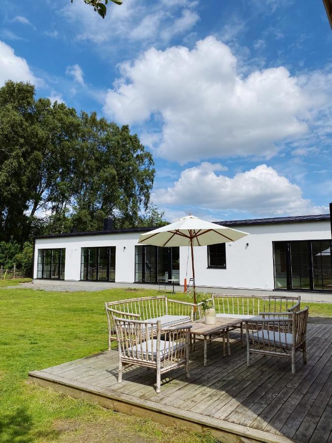 Guesthouse, Not Even A Minute Walk To The Ocean Kullavik Exteriör bild